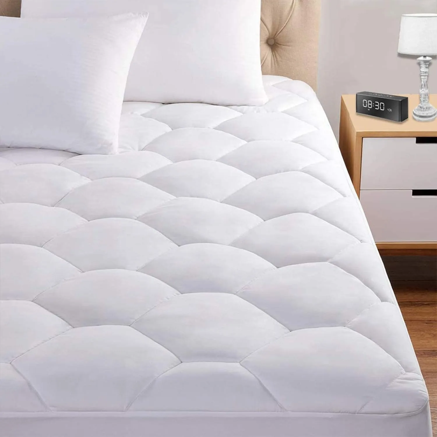 Queen Mattress Pad, 8-21" Deep Pocket Protector Ultra Soft Quilted Fitted Topper Cover Fit for Dorm
