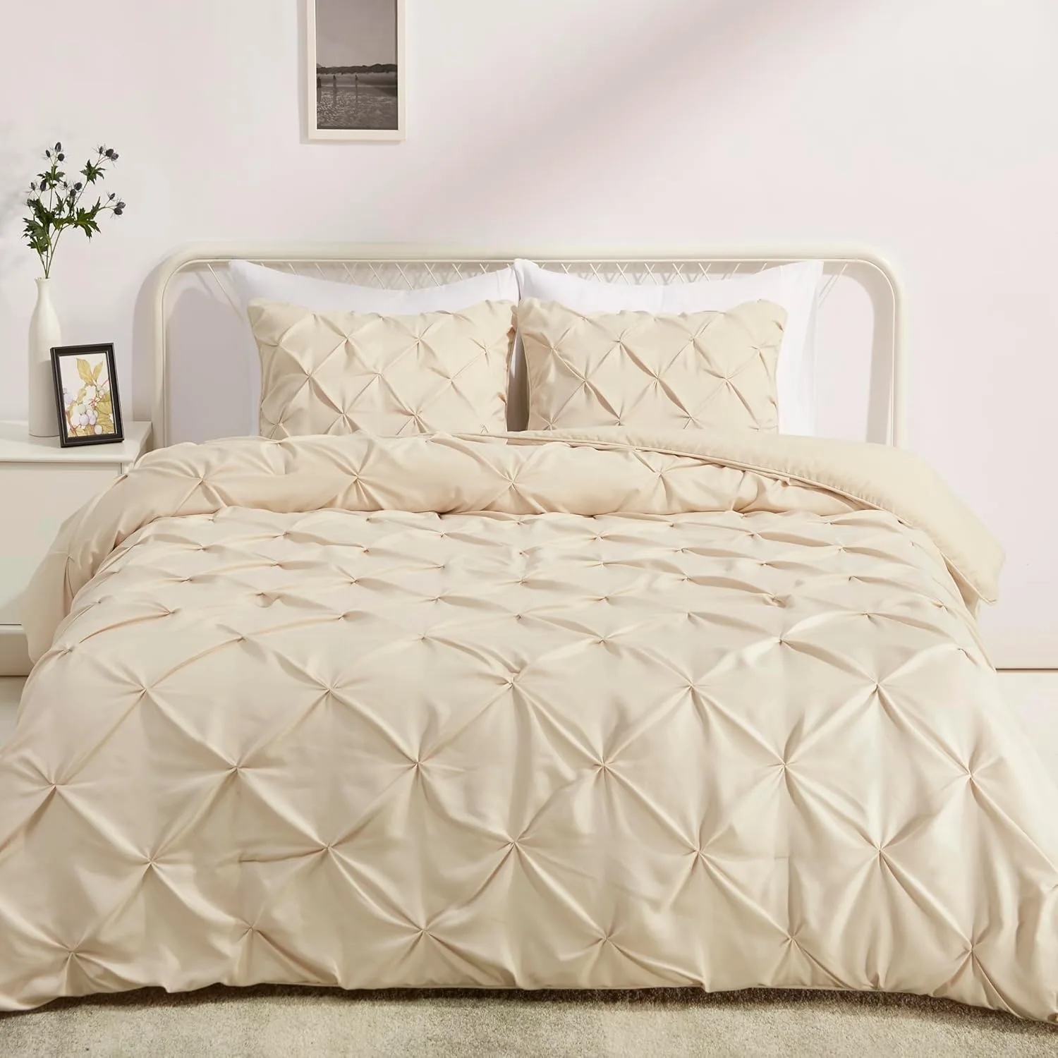 Amazon Basics Soft, Breathable Queen Size Comforter Set